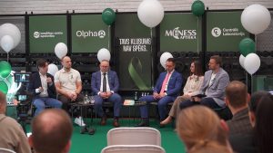 Eksperti piedalās diskusijā par vīriešu mentālo veselību.