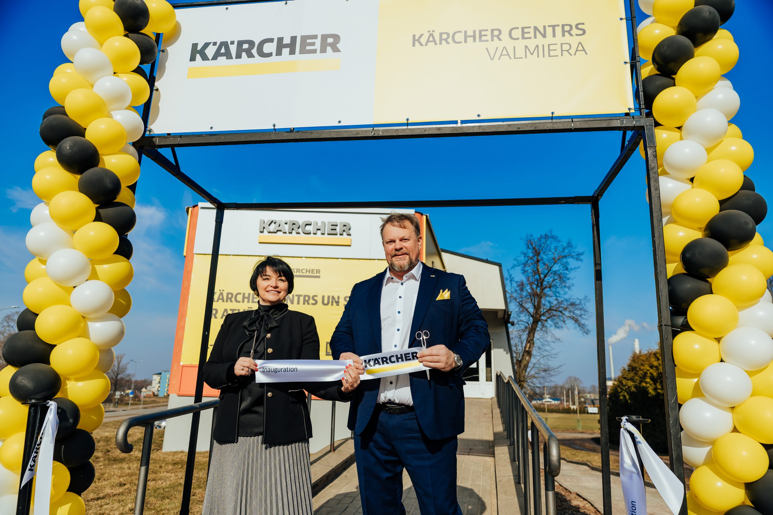 Kärcher centra atklāšana Valmierā ar lentes griešanu pie jaunā veikala Cepļa ielā