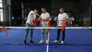 Padel 76 atklāšanas pasākums Valmierā ar lentes griešanu uz padel korta