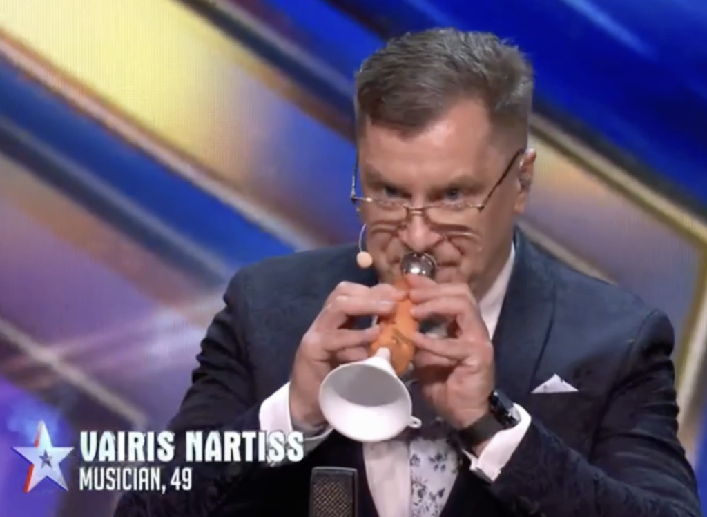 Vairis Nartišs uzstājas “Britain’s Got Talent” ar pūšaminstrumentu