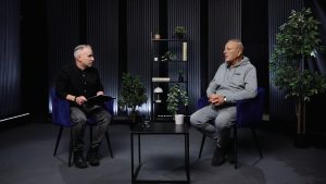 Atis Zviedris intervē Gunti Veitu studijā