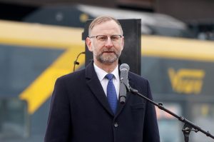 Atis Švinka uzstājas pie mikrofona publiskā pasākumā