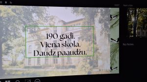 Prezentācijas slaids ar uzrakstu “190 gadi. Viena skola. Daudz paaudžu.”