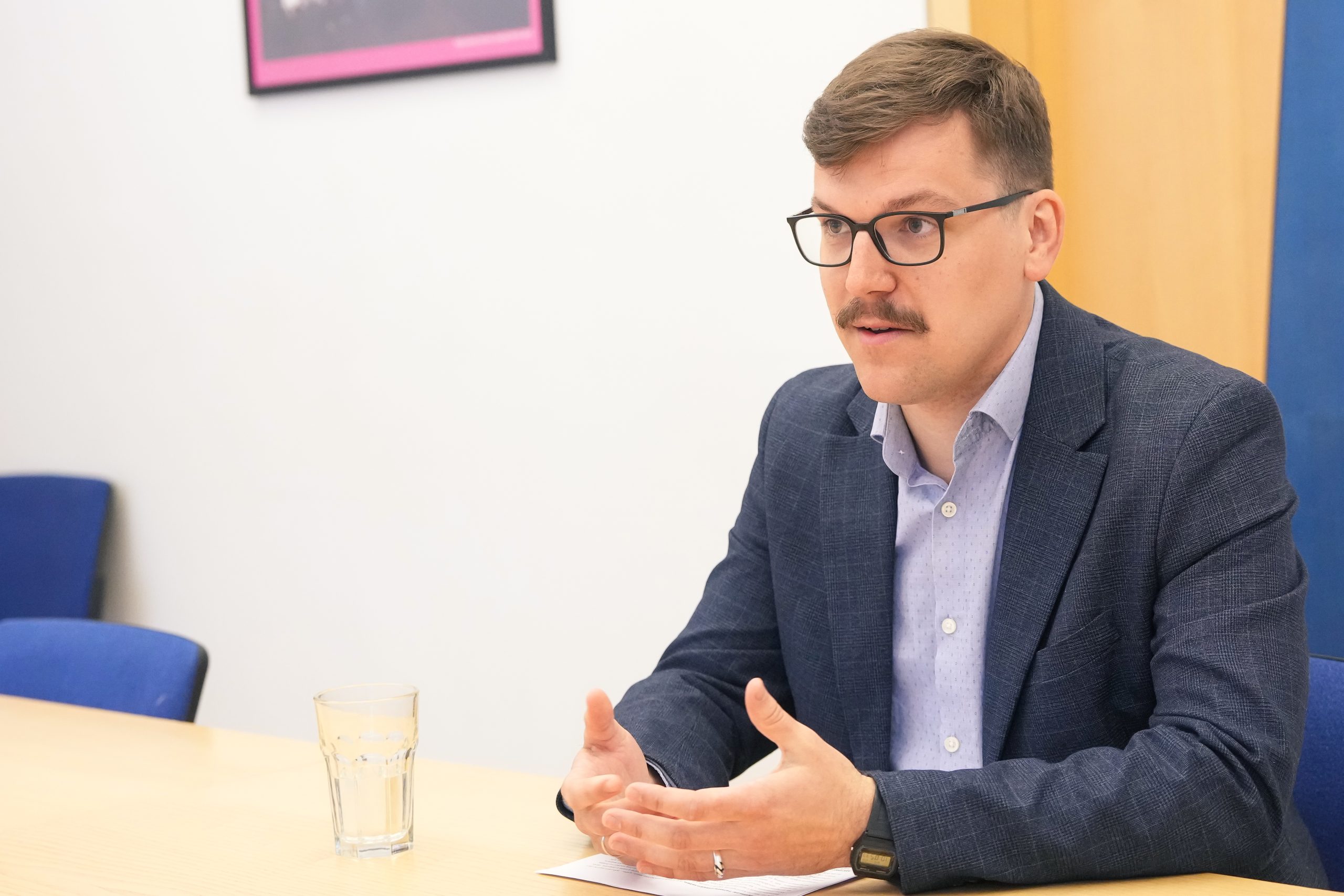 Domnīcas “LaSER” eksperts Roberts Kits piedalās intervijā