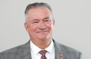 ASV Kongresa Pārstāvju palātas loceklis Dons Beikons oficiālā portretfoto