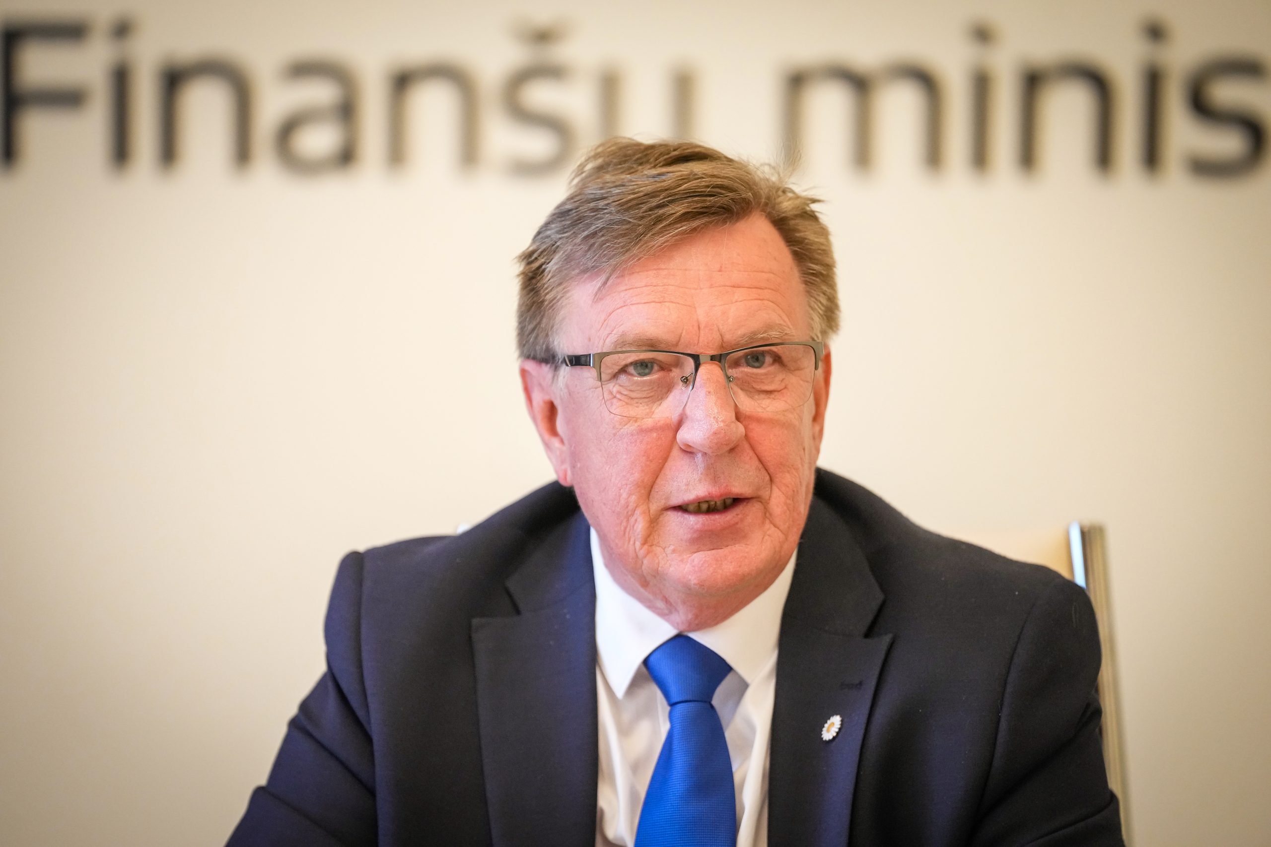 Finanšu ministrs Māris Kučinskis uzstājas preses konferencē Finanšu ministrijā.