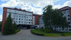 Jelgavas pilsētas slimnīcas ēka slimnīcu tīkla reformas kontekstā.