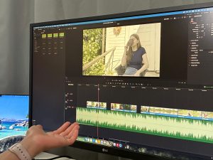 Jauniešu veidotas filmas par Latgali montāžas process datorā.