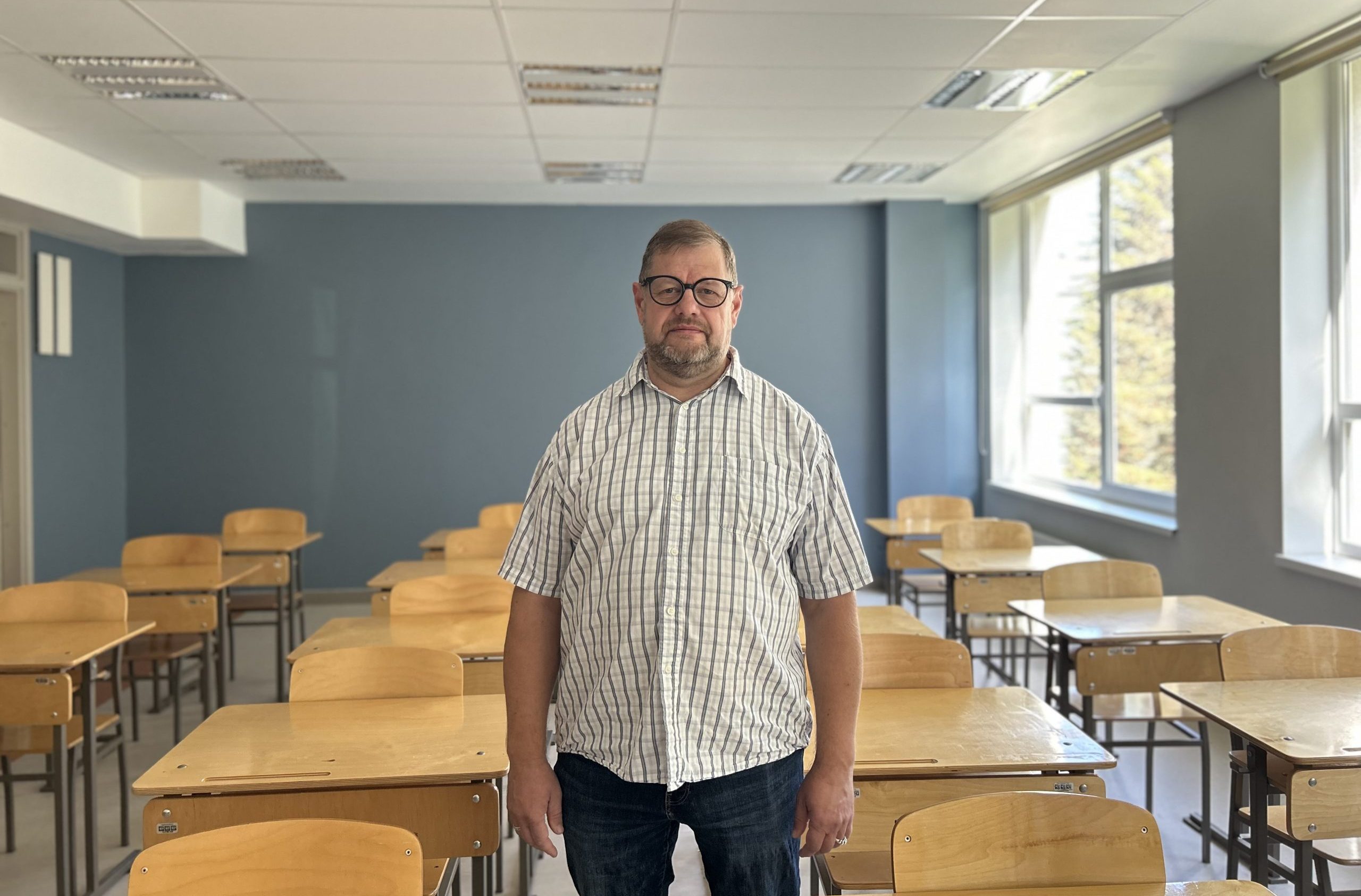 Topošais fizikas skolotājs Aldis Mētriņš Ogres tehnikuma klasē
