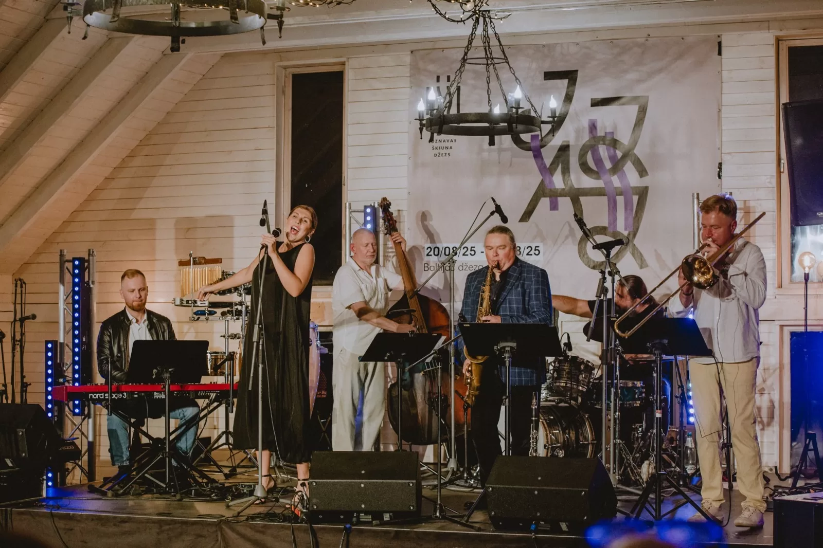 Džeza mūziķu koncerts festivālā “Škiuņa džezs” Lūznavas muižā