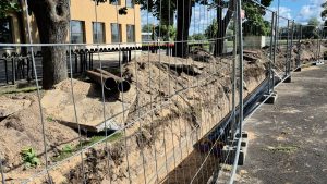 Siltumtīklu remontdarbi Jelgavā ar izraktu tranšeju un cauruļvadiem