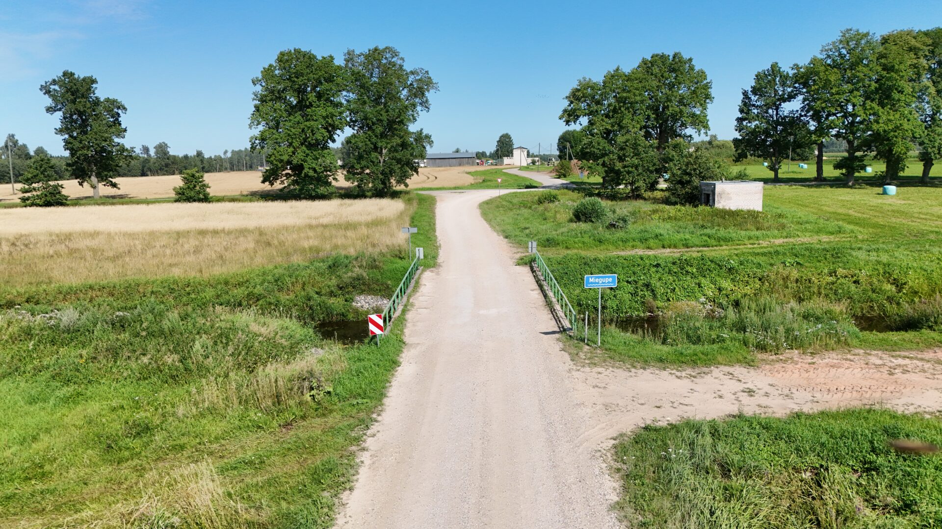 Pavāru tilts pār Miegupi Kauguru pagastā Valmieras novadā