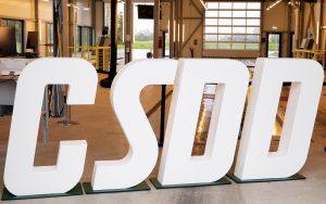 CSDD logo tehniskās apskates stacijā