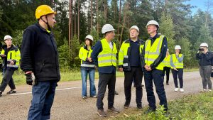 Edgars Rinkēvičs ar “Sadales tīkla” pārstāvjiem Jēkabpils novadā