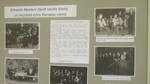 Stends ar vēsturiskām fotogrāfijām un dokumentiem par Ramatas ciema muzikālo dzīvi.