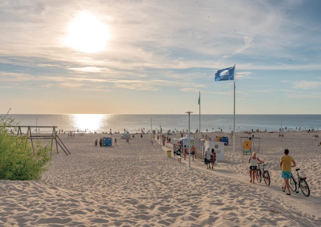 Ventspils Zilā karoga pludmale saulainā vasaras dienā