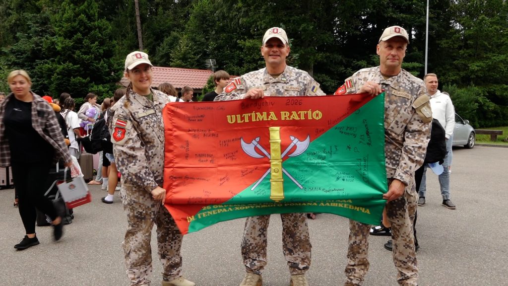 Latvijas karavīri Ukrainas karavīru bērnu nometnē Limbažu novadā