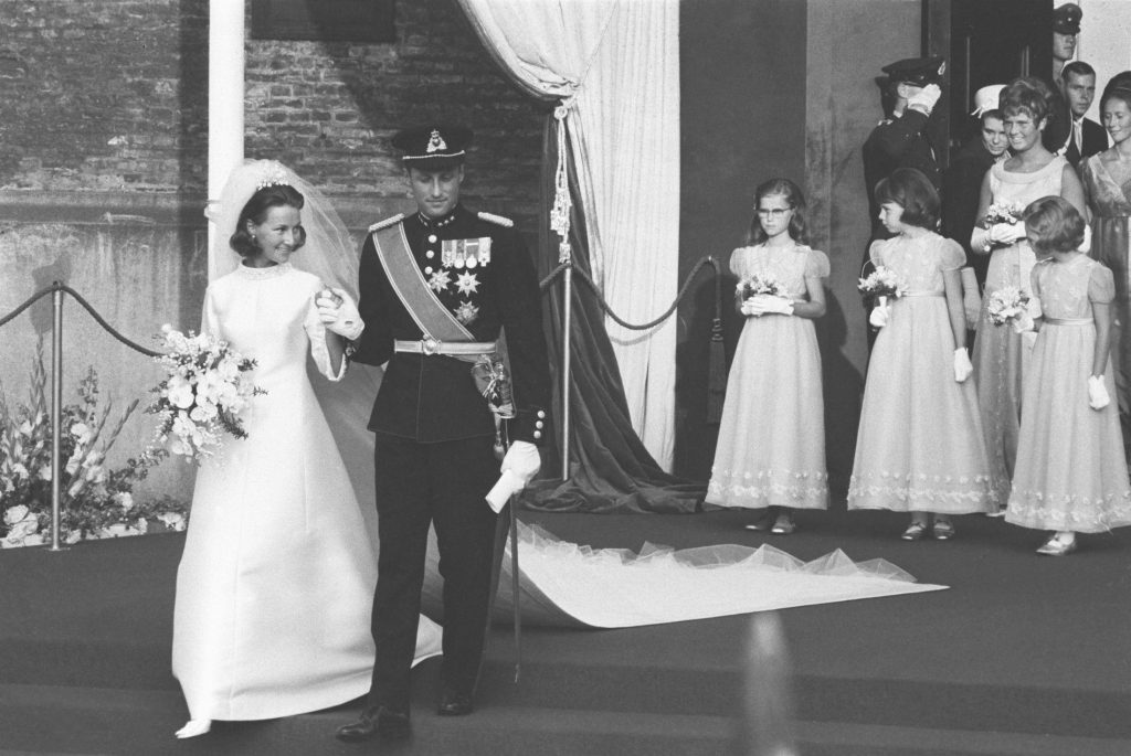 Kroņprincis Haralds un Sonja Haraldsena pēc kāzām Oslo