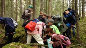 6. klašu skolēni piedalās “Latvijas valsts mežu” Meža ekspedīcijā