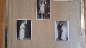 Vēsturiskas melnbaltās fotogrāfijas ar kāzu un ģimenes ainām