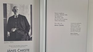 Jāņa Čakstes portrets ekspozīcijā par Latvijas pirmo Valsts prezidentu