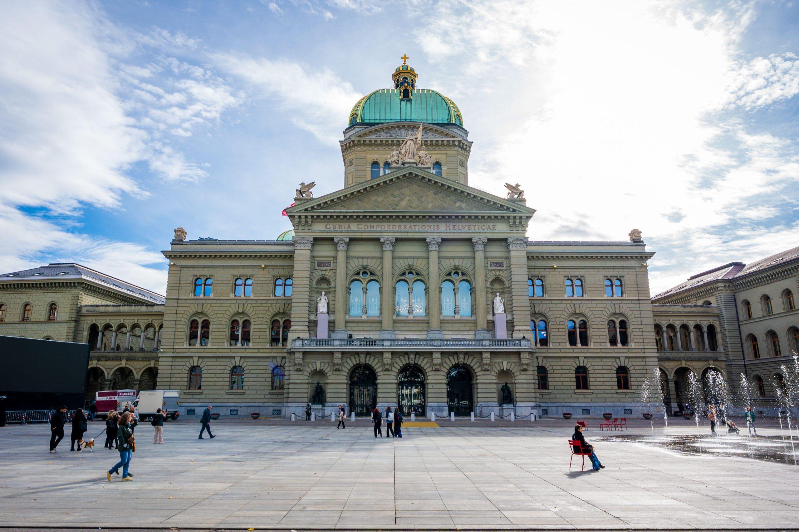 Šveices parlamenta ēka Bundeshaus Bernē