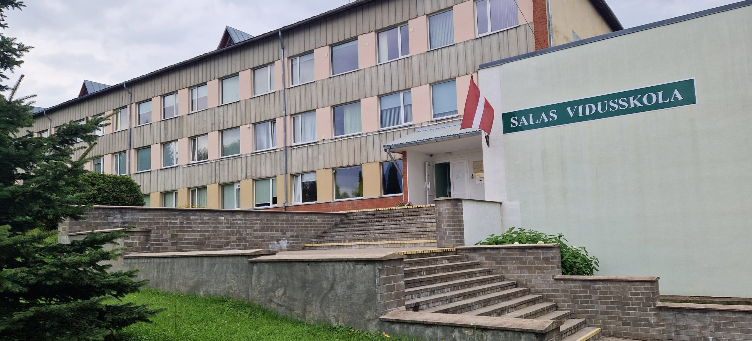 Salas vidusskolas ēka