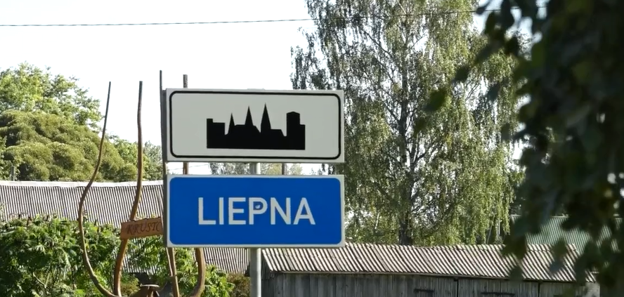 Liepnas ciema zīme Alūksnes novadā.
