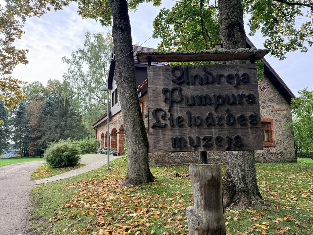 Andreja Pumpura Lielvārdes muzeja norāde