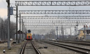 Dzelzceļa sliedes un infrastruktūra Olaines novadā pie plānotā mobilitātes punkta