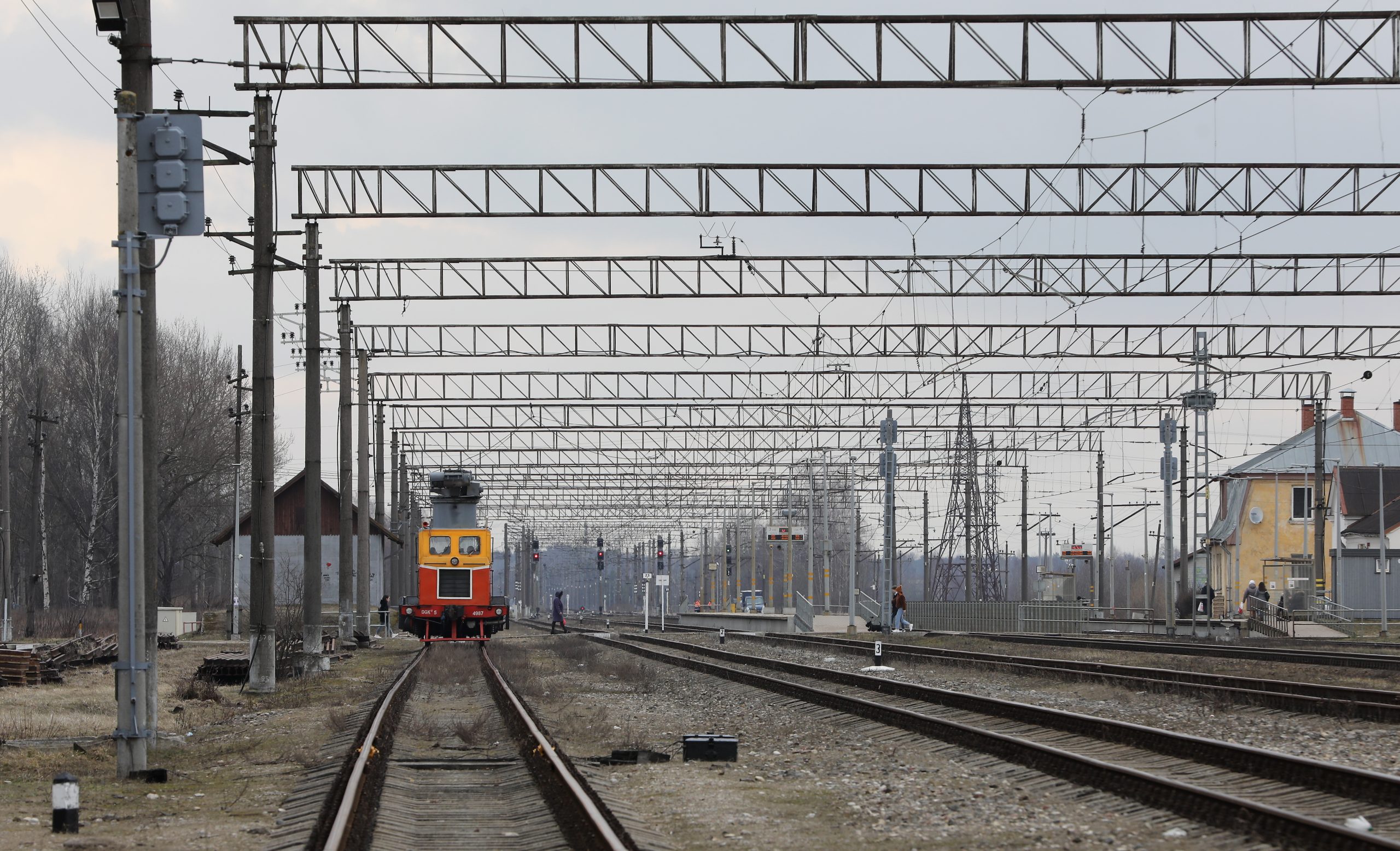 Dzelzceļa sliedes un infrastruktūra Olaines novadā pie plānotā mobilitātes punkta