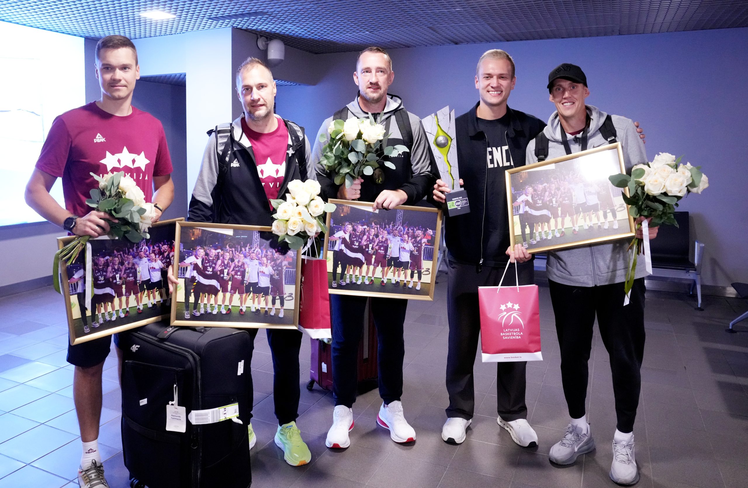 Latvijas 3x3 basketbola izlases sagaidīšana Rīgas lidostā