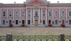 Vēsturiskās “Academia Petrina” ēkas fasāde Jelgavā