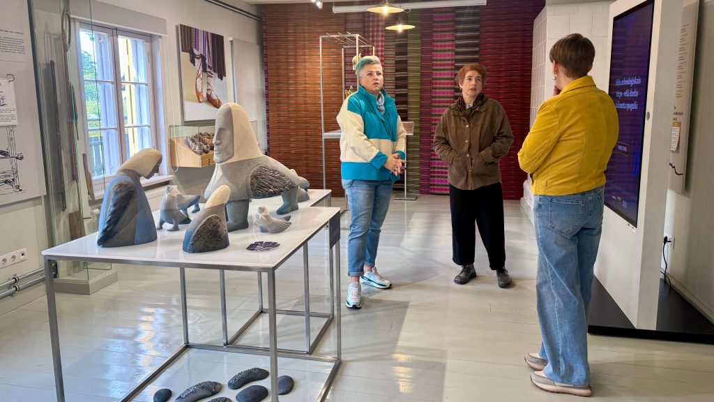 Izstādes “Kanons” ekspozīcija Jēkabpilī