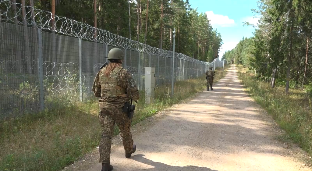 Robežsargi patrulē pie Latvijas–Baltkrievijas robežžoga