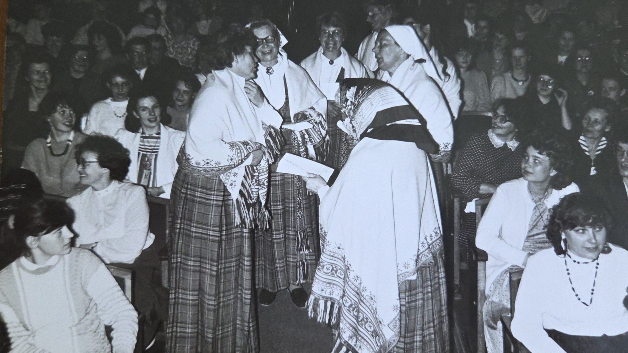 Apdziedāšanās tradīcija Dienvidlatgalē folkloras pasākumā